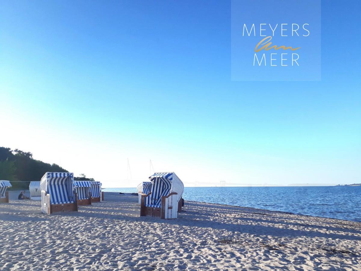 Schwarzes Holzferienhaus mit Sauna -- FELDRAIN -- an der Ostsee, Zierow bei Wismar, 4-6 Personen Exterior foto