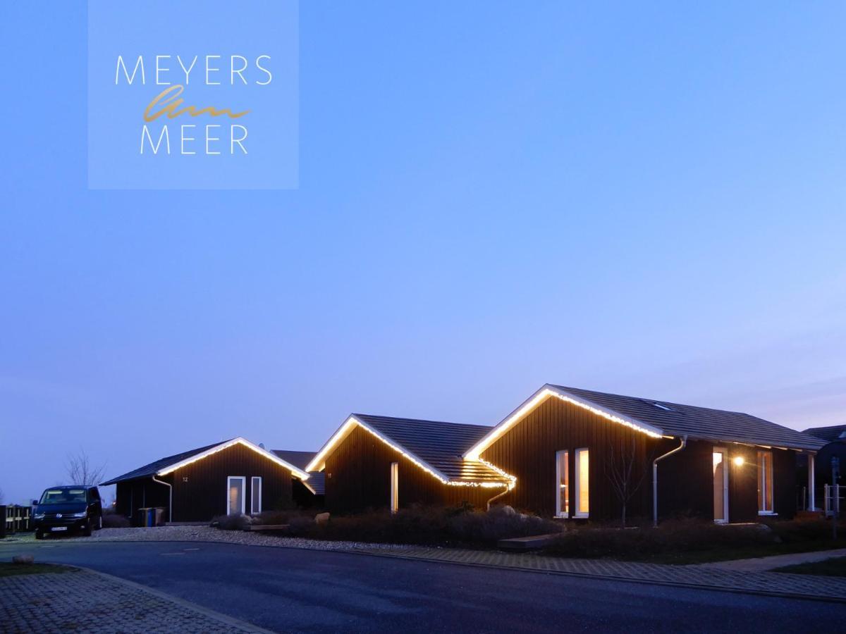 Schwarzes Holzferienhaus mit Sauna -- FELDRAIN -- an der Ostsee, Zierow bei Wismar, 4-6 Personen Exterior foto
