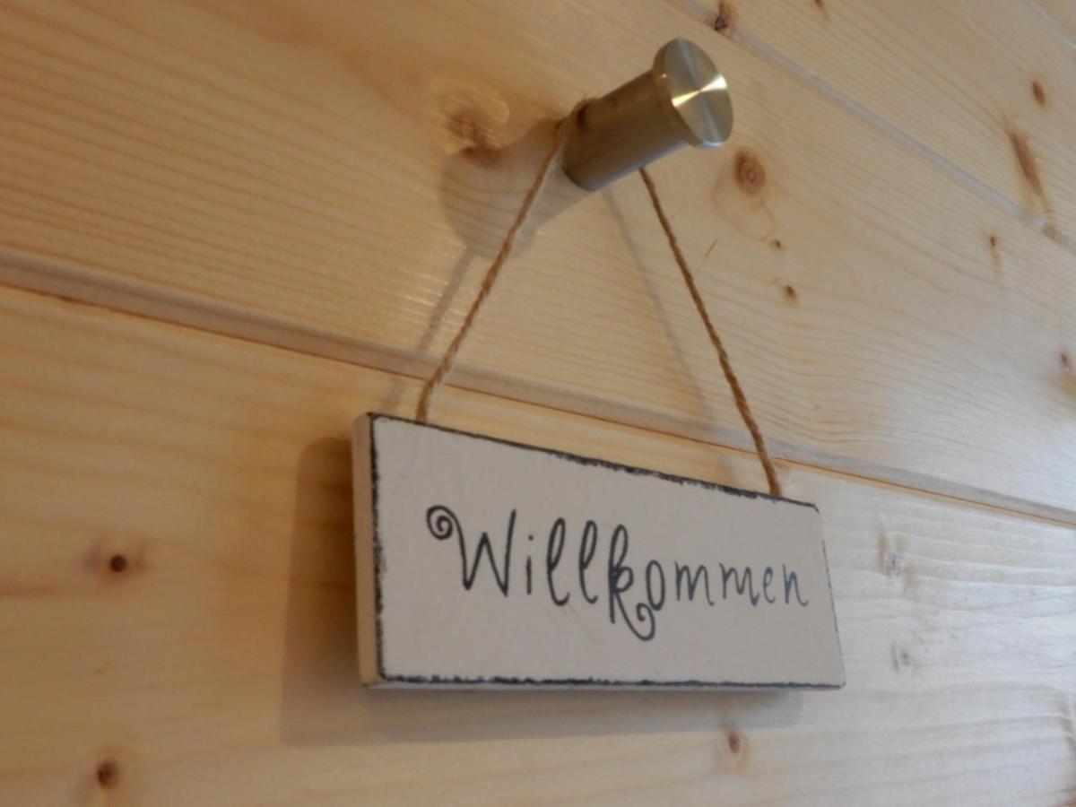Schwarzes Holzferienhaus mit Sauna -- FELDRAIN -- an der Ostsee, Zierow bei Wismar, 4-6 Personen Exterior foto