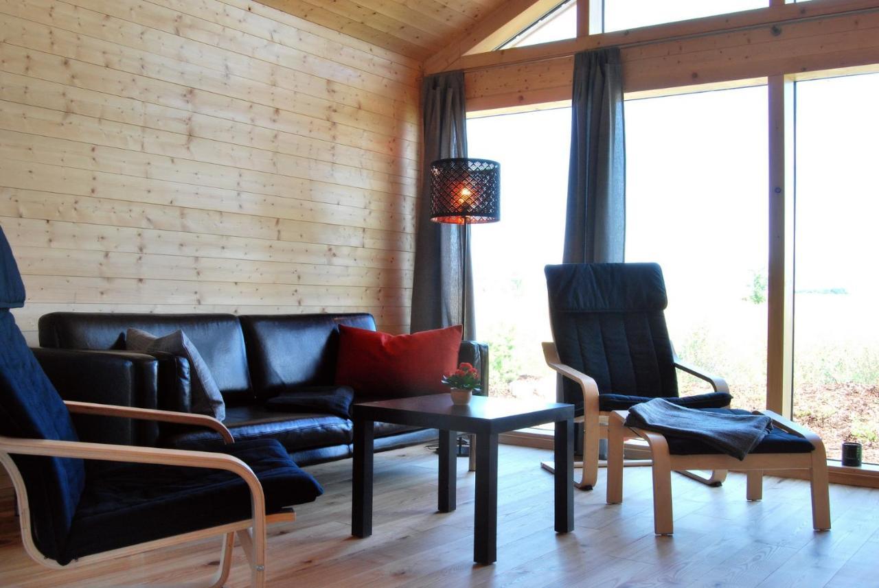 Schwarzes Holzferienhaus mit Sauna -- FELDRAIN -- an der Ostsee, Zierow bei Wismar, 4-6 Personen Exterior foto